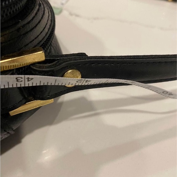 Cornell | Shoulder strap purse I Black and gold details - Picture 9 of 9